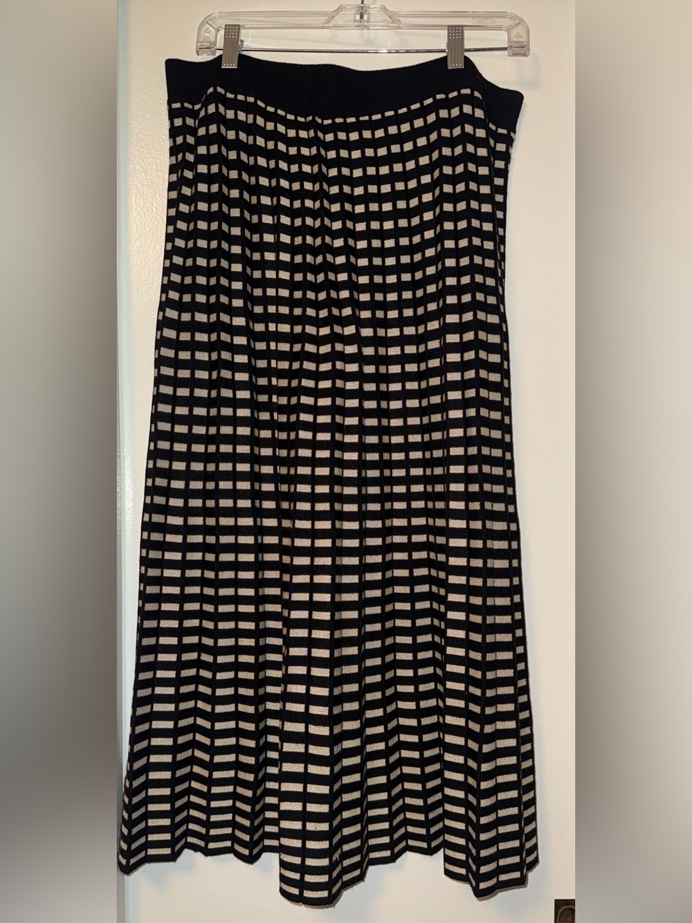 Max Studio Black and Cream Geometric Maxi Skirt
